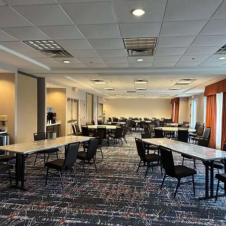 Hilton Garden Inn Chicago / Oakbrook Terrace