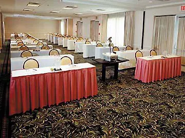 Hilton Garden Hotel 3*