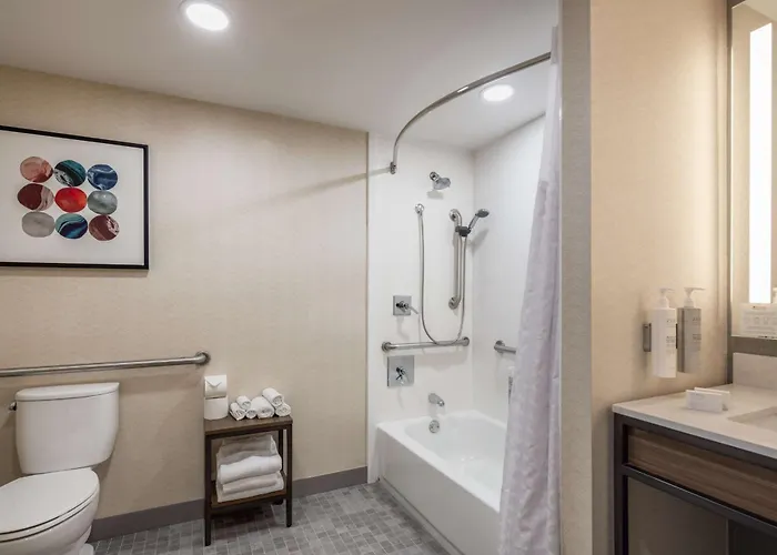 Hilton Garden Hotel 3*